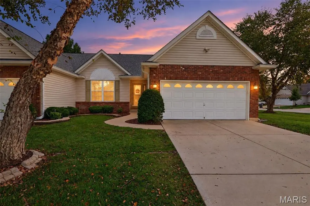 20 Autumn Ridge DR #83B, O'fallon, MO 63366