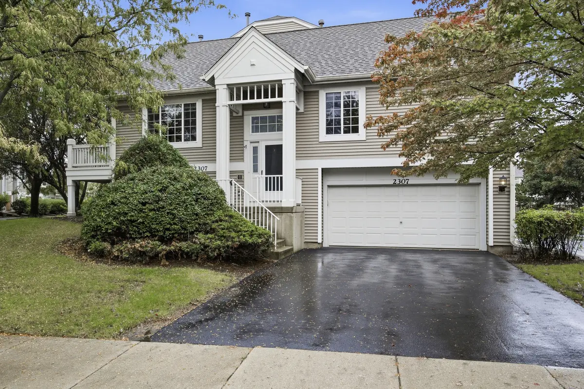 2307 Twilight DR #2307, Aurora, IL 60503
