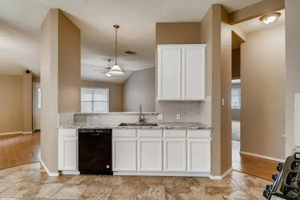 3742 Newland DR, Round Rock, TX 78681