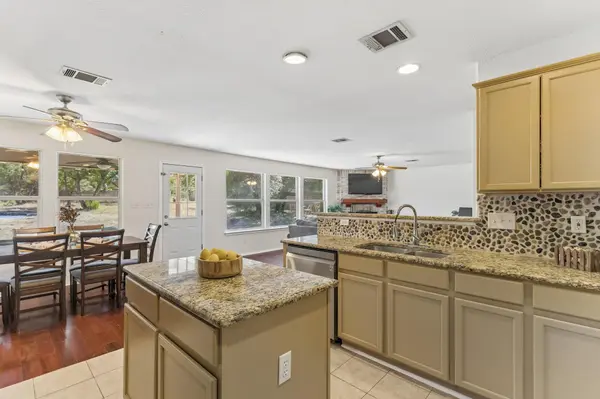 6005 La Mesa ST, Lago Vista, TX 78645