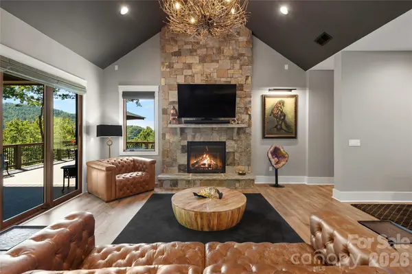 945 Somersby PARK, Hendersonville, NC 28739