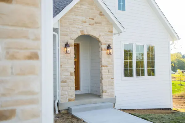 4442 N Seabiscuit CIR, Bloomington, IN 47404