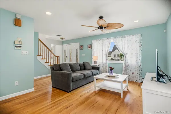 22 Park, New Hyde Park, NY 11040