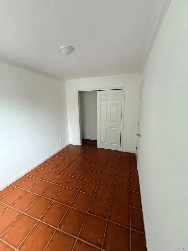 9229 55th AVE #2Fl, Elmhurst, NY 11373