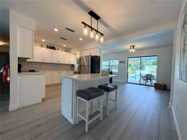 215 60TH ST NW, Bradenton, FL 34209