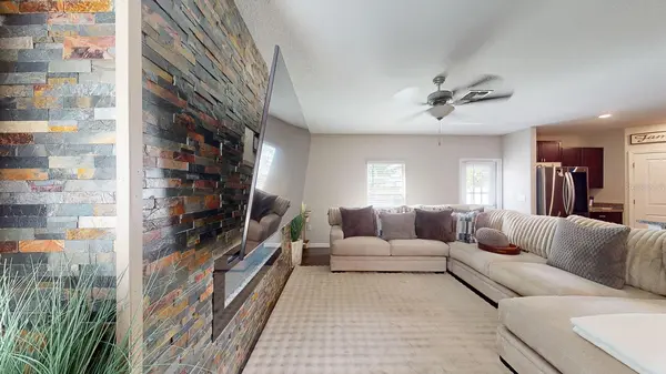 10211 WHITE LINEN AVE, Riverview, FL 33578
