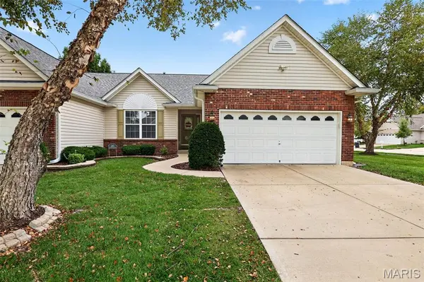 20 Autumn Ridge DR #83B, O'fallon, MO 63366
