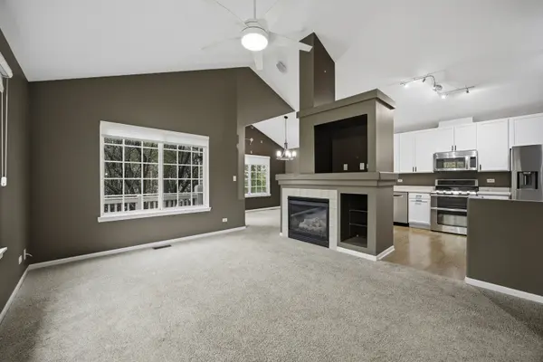 2307 Twilight DR #2307, Aurora, IL 60503