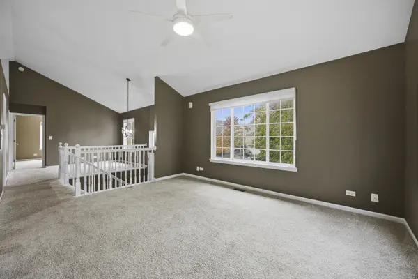2307 Twilight DR #2307, Aurora, IL 60503