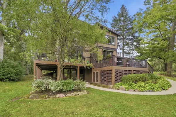 26181 W Laurel AVE, Wauconda, IL 60084