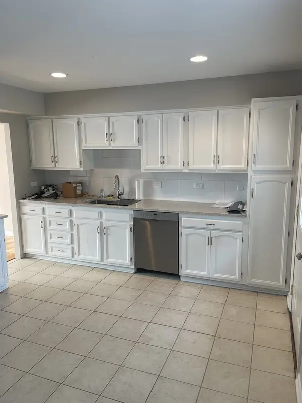 1087 Leahy CIR E, Des Plaines, IL 60016