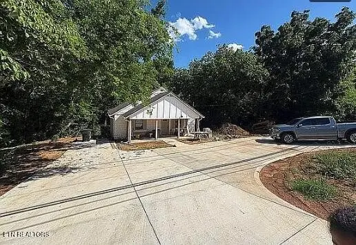 8752 Gleason Drive, Knoxville, TN 37923