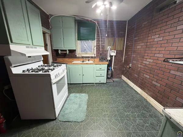 612 Vermont Ave, Holton, KS 66436