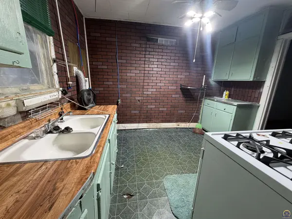 612 Vermont Ave, Holton, KS 66436