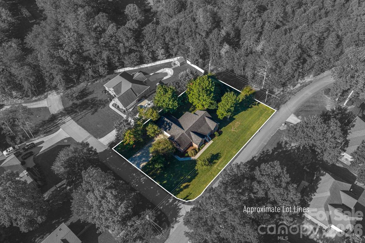 102 Moore ST, Lincolnton, NC 28092