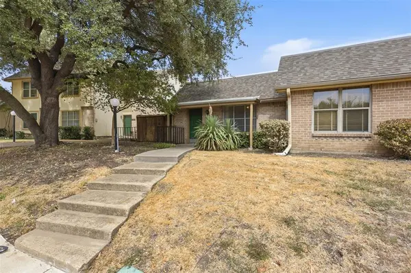 13915 Brookgreen Drive, Dallas, TX 75240