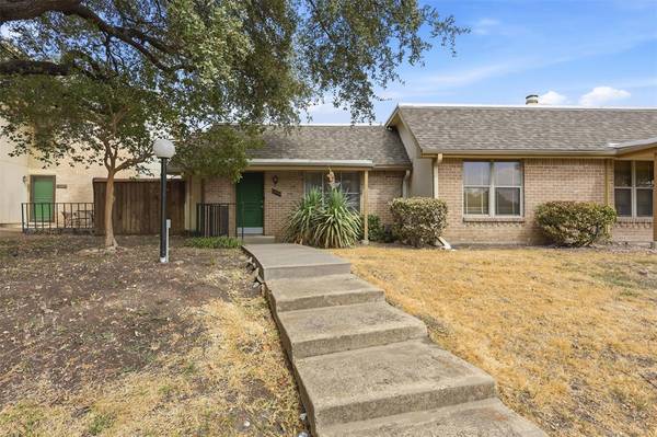 13915 Brookgreen Drive, Dallas, TX 75240