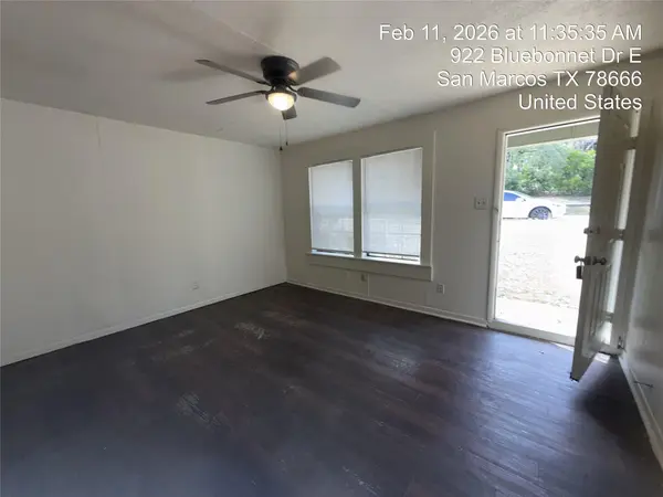 920-922 E Bluebonnet DR, San Marcos, TX 78666