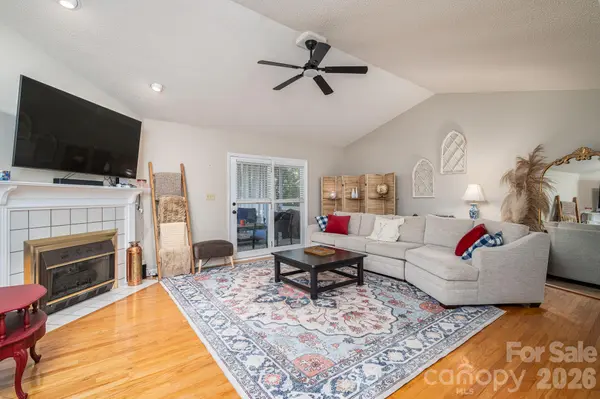 102 Moore ST, Lincolnton, NC 28092