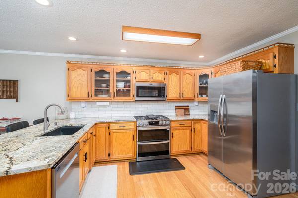 102 Moore ST, Lincolnton, NC 28092