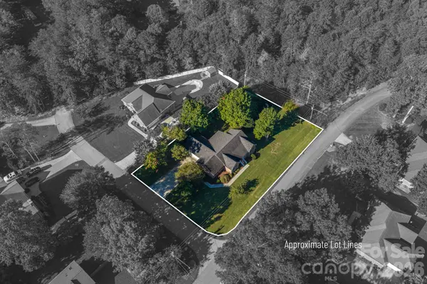 102 Moore ST, Lincolnton, NC 28092