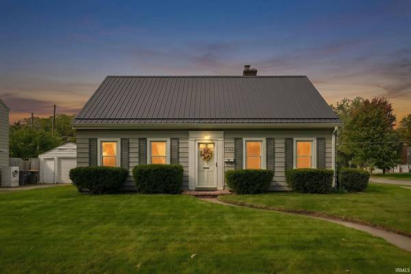 2302 Wawonaissa TRL, Fort Wayne, IN 46809