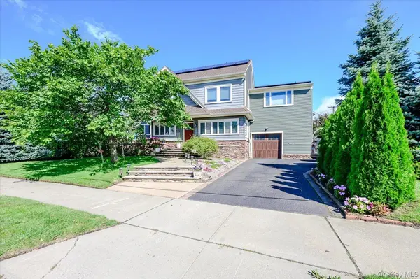 132 Blackheath RD, Lido Beach, NY 11561