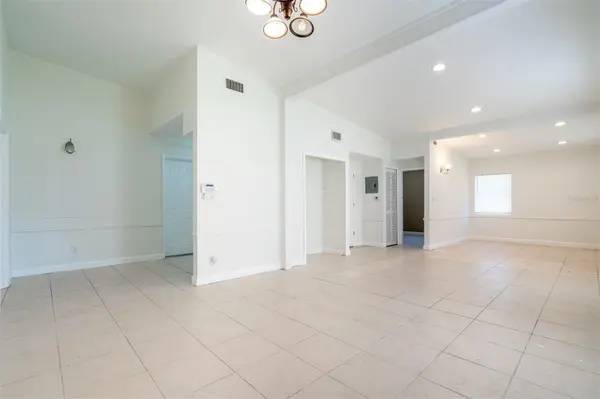 1256 N PINE HILLS RD, Orlando, FL 32808