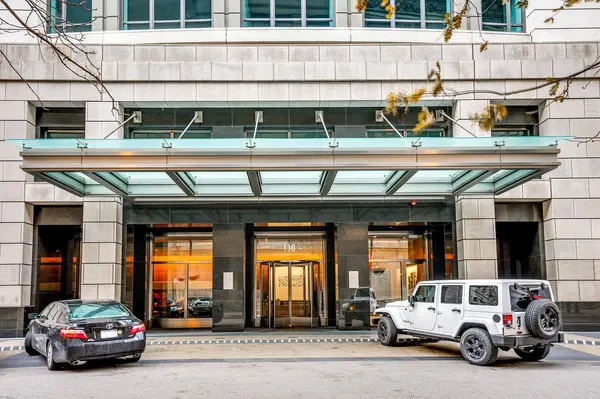 130 N Garland CT #2310, Chicago, IL 60602
