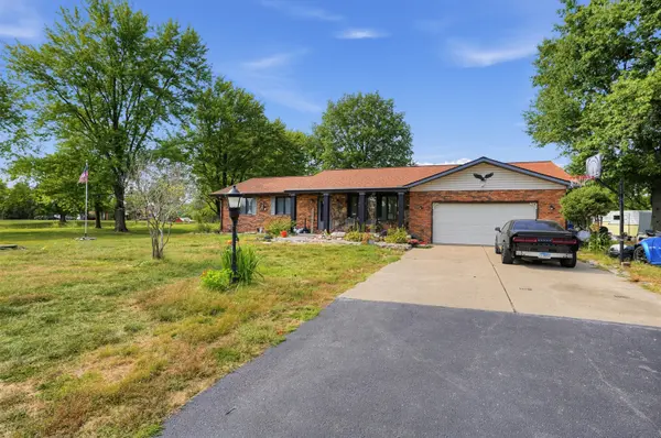 5 Bethany DR, Troy, IL 62294