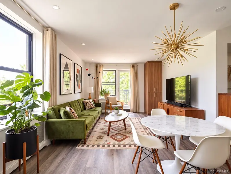 87-10 51 AVE #4R, Elmhurst, NY 11373