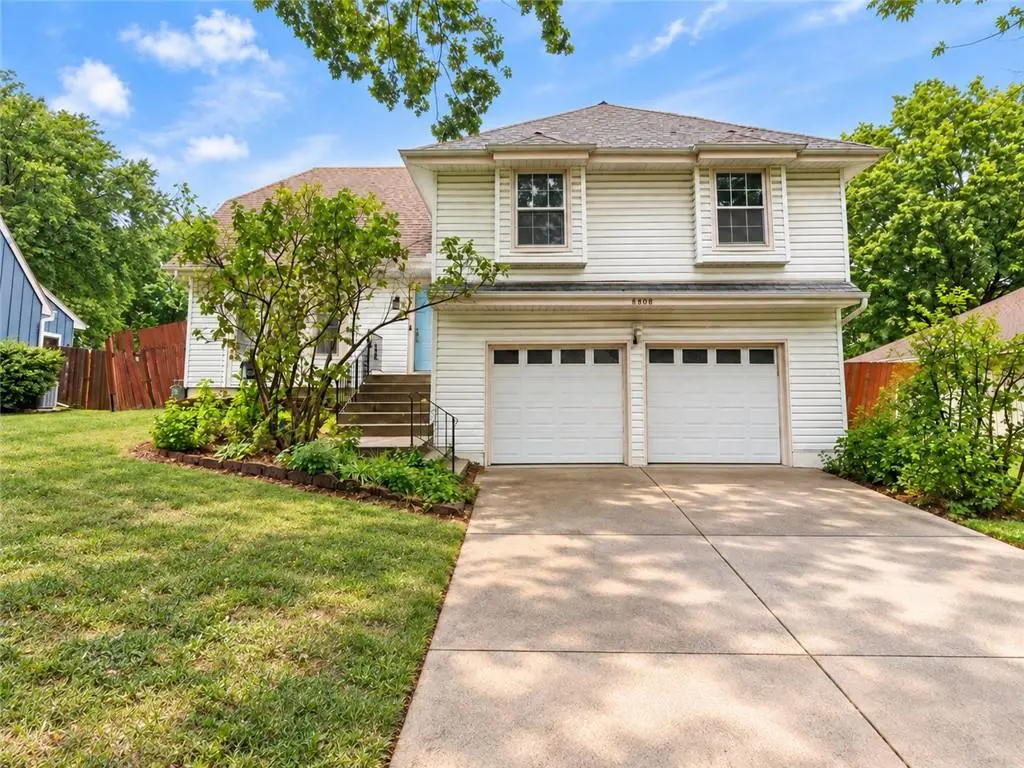8808 W 118th ST, Overland Park, KS 66210