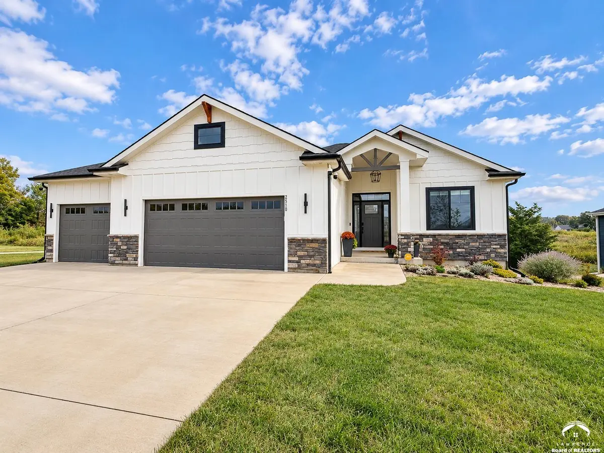 2510 SE Saturn RD, Topeka, KS 66605