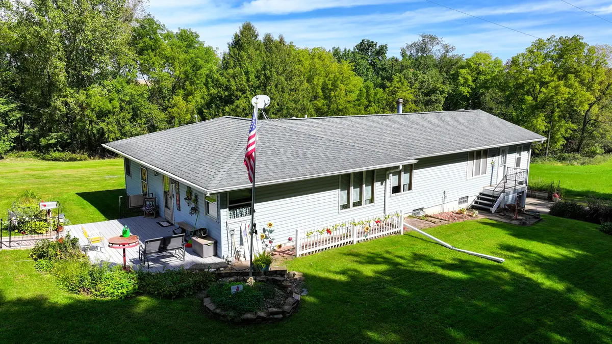 4616 110th ST, Sabula, IA 52070