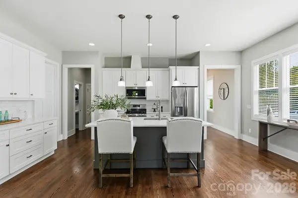 1303 Cortland RD E, Charlotte, NC 28209