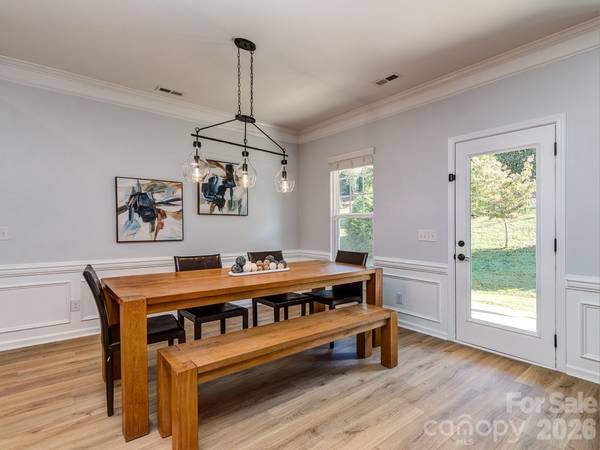 3827 Park South Station BLVD, Charlotte, NC 28210