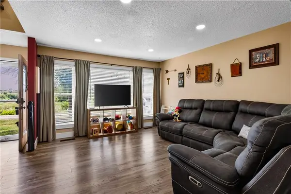 23900 W 289th TER, Paola, KS 66071