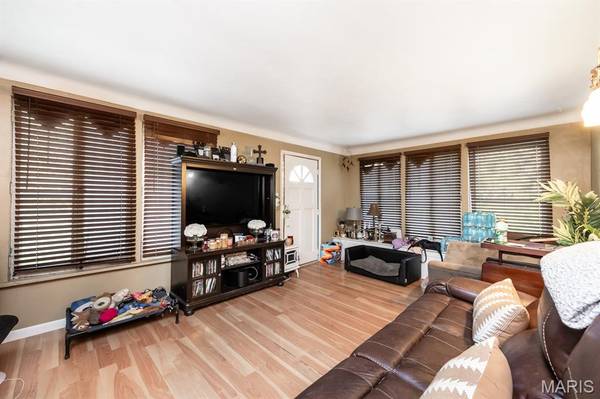9958 South RD, Fairview Heights, IL 62208