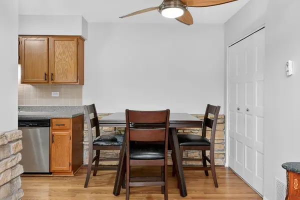 608 Waterford RD S #3C, Schaumburg, IL 60193