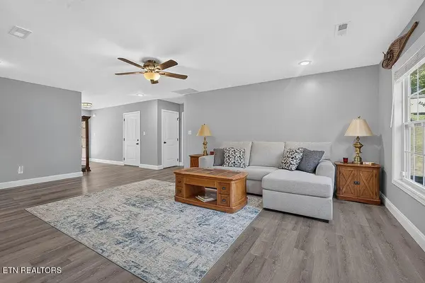 4020 Fox Hills Drive, Louisville, TN 37777