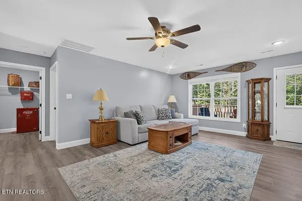 4020 Fox Hills Drive, Louisville, TN 37777