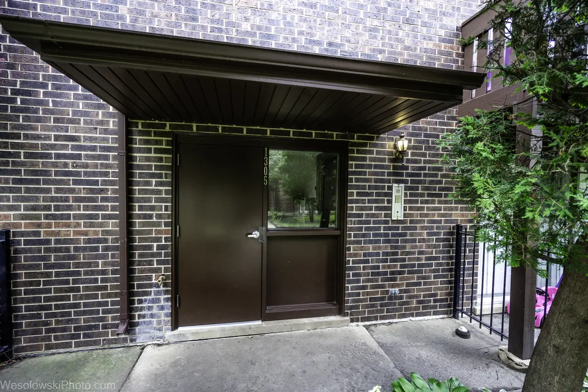 1305 E Turtle Creek CIR #D, Palatine, IL 60074