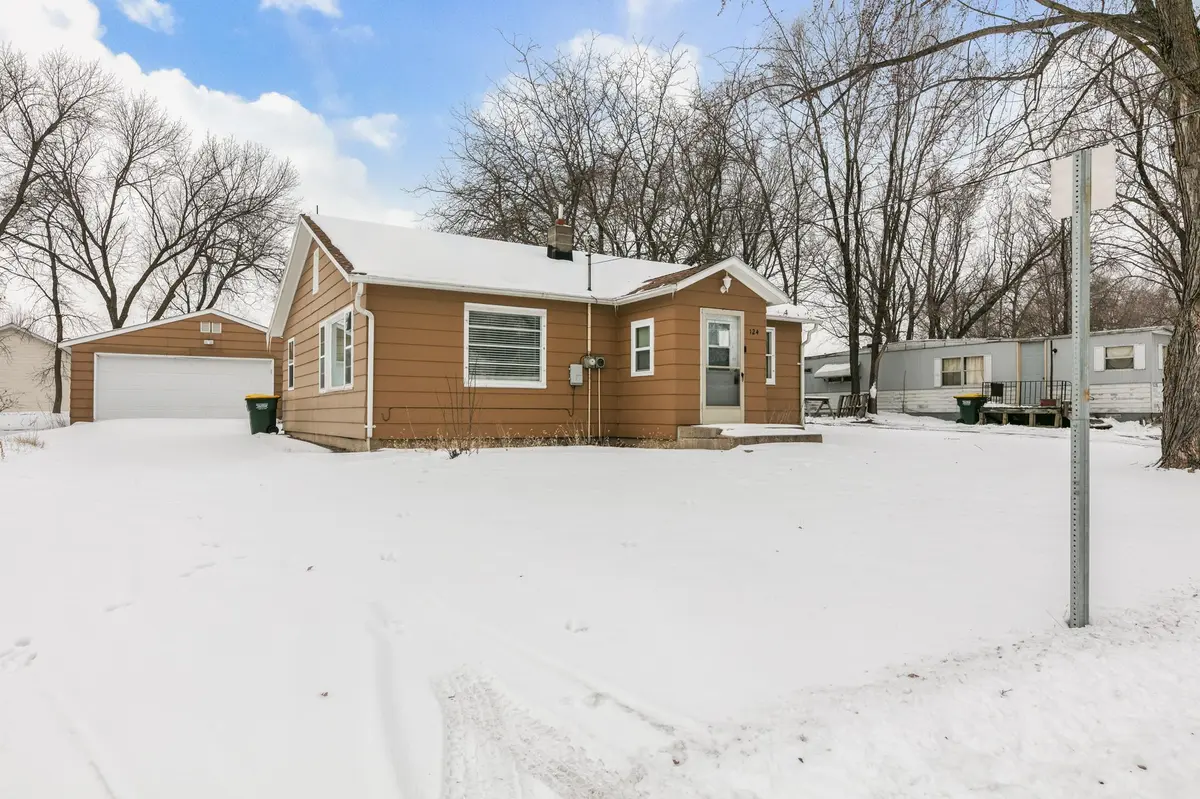 124 4th AVE, Spicer, MN 56288