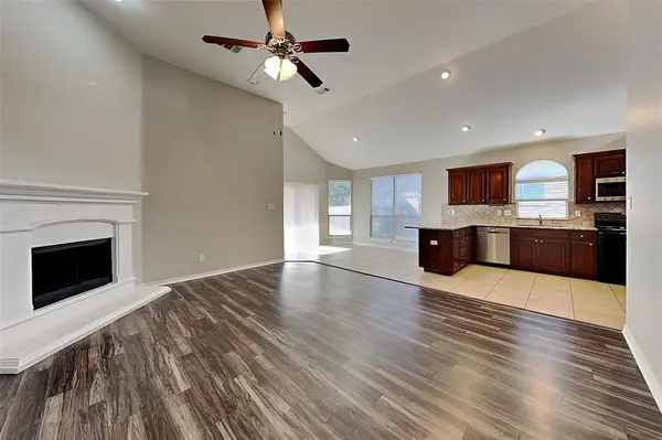 10848 Irish Glen Trail, Fort Worth, TX 76052
