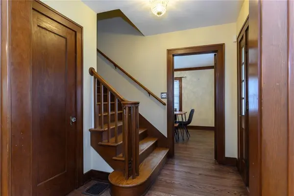 6842 Metcalf AVE, Overland Park, KS 66204