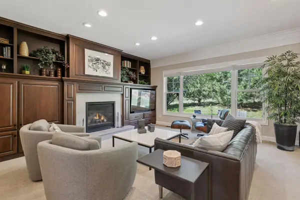 1182 Lexington Ridge CT, Eagan, MN 55123