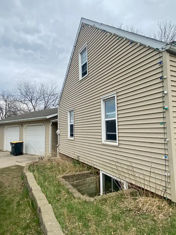 1212 Oak ST, Wabasso, MN 56293