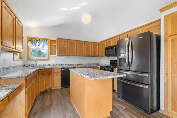 10779 57th ST NE, Albertville, MN 55301