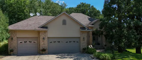 71952 Phillip DR, Albert Lea, MN 56007