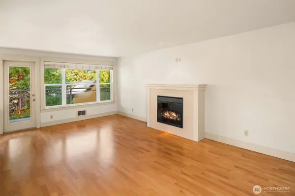 22910 90th AVE W #D303, Edmonds, WA 98026